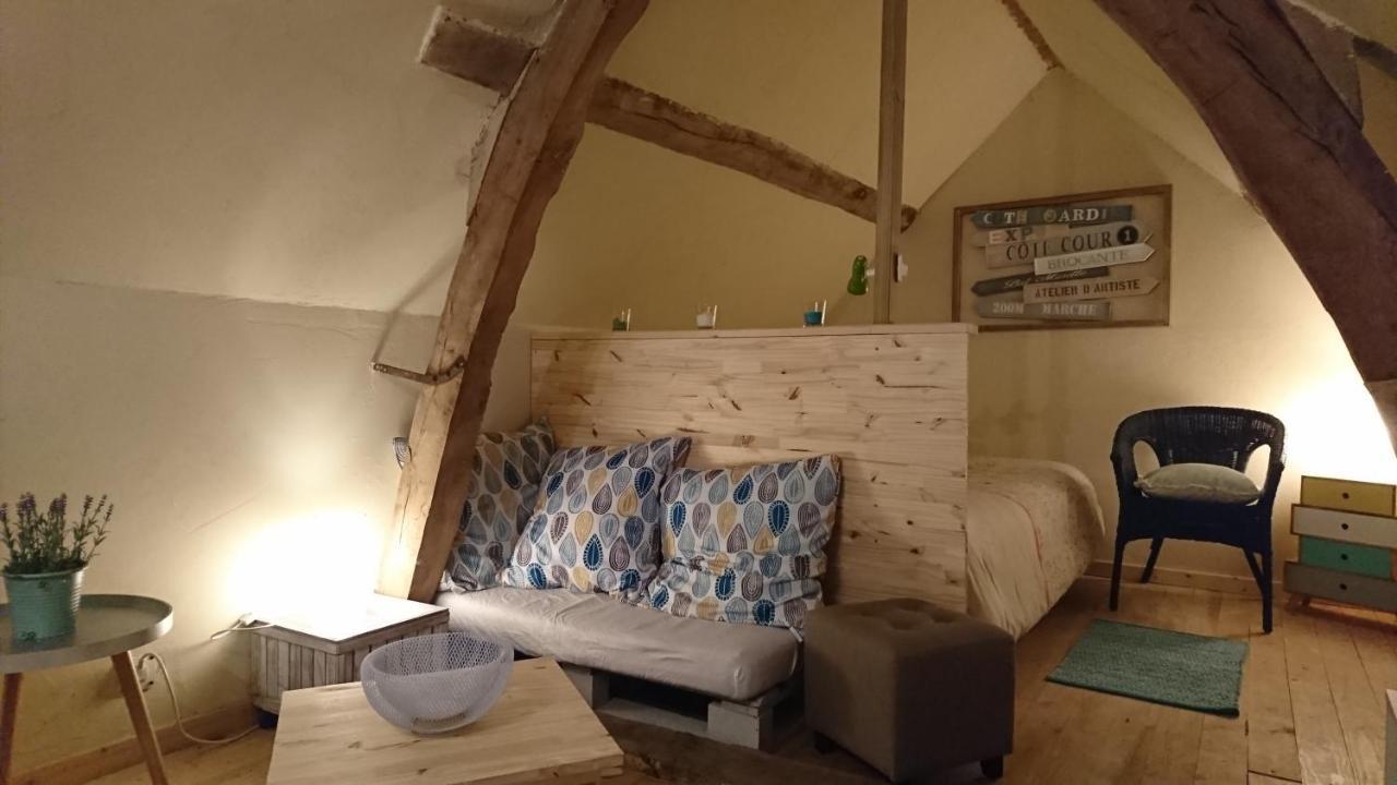 Les Chambres Du Vau Profond Vernoil Exterior foto