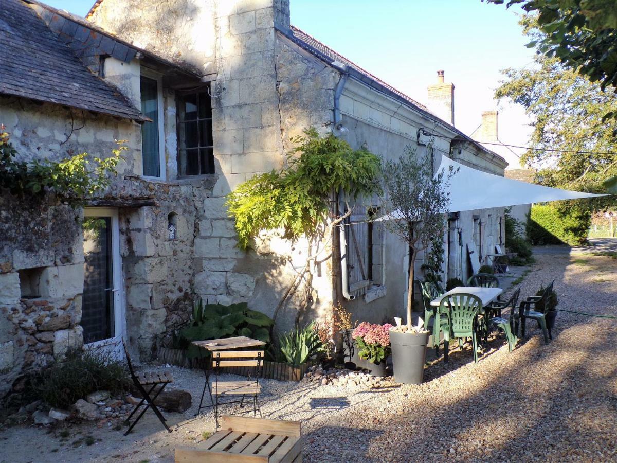 Les Chambres Du Vau Profond Vernoil Exterior foto